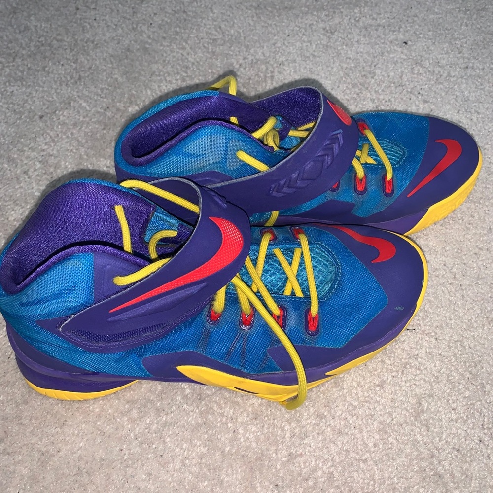 Lebron supermans - Picture 2 of 4